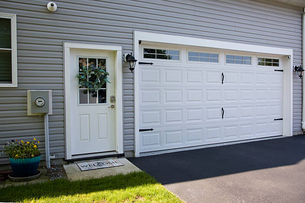 24/7 Emergency Garage Door Panel Replacement experts in Trezevant, TN